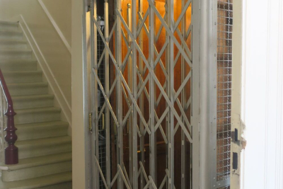 Afbeelding van een jaspar lift met kooi